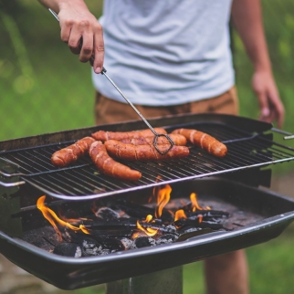 man_people_boy_grill_grilling_bbq_barbecue_sausage-722737.jpg!d